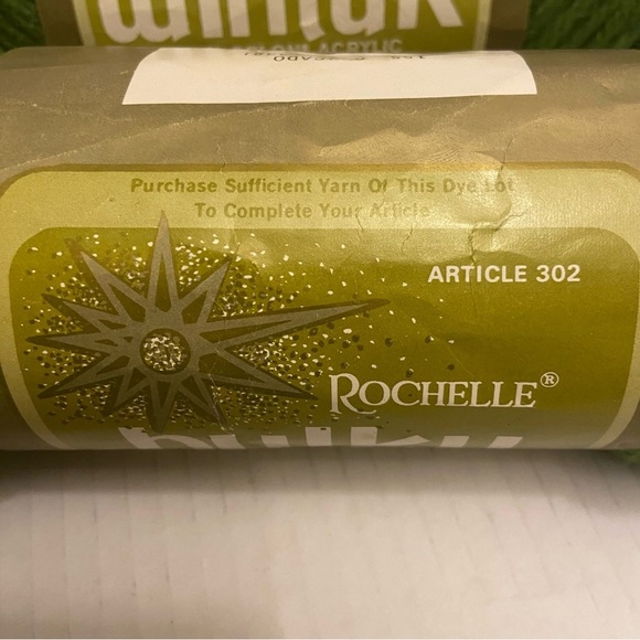 Vintage Bulky Wintuk Rochelle Mothproof 100% Orlon Acrylic Yarn Lot of 2. - Picture 2 of 6